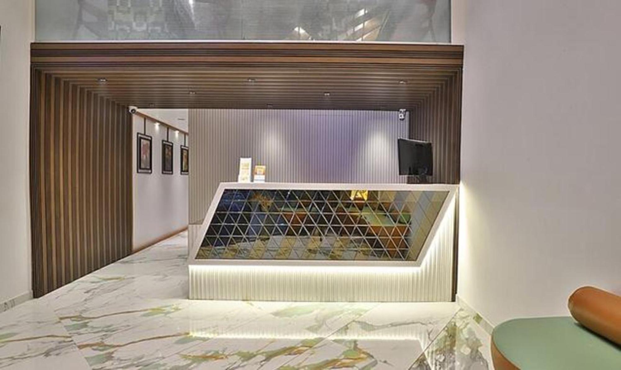 Fabhotel Prime Legend Surate Extérieur photo